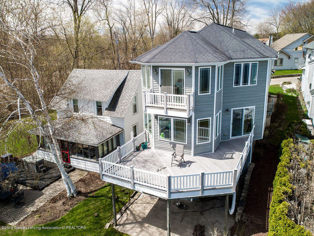 6052 Columbia Street Haslett, MI 48840 6052 Columbia Street Haslett, MI 48840